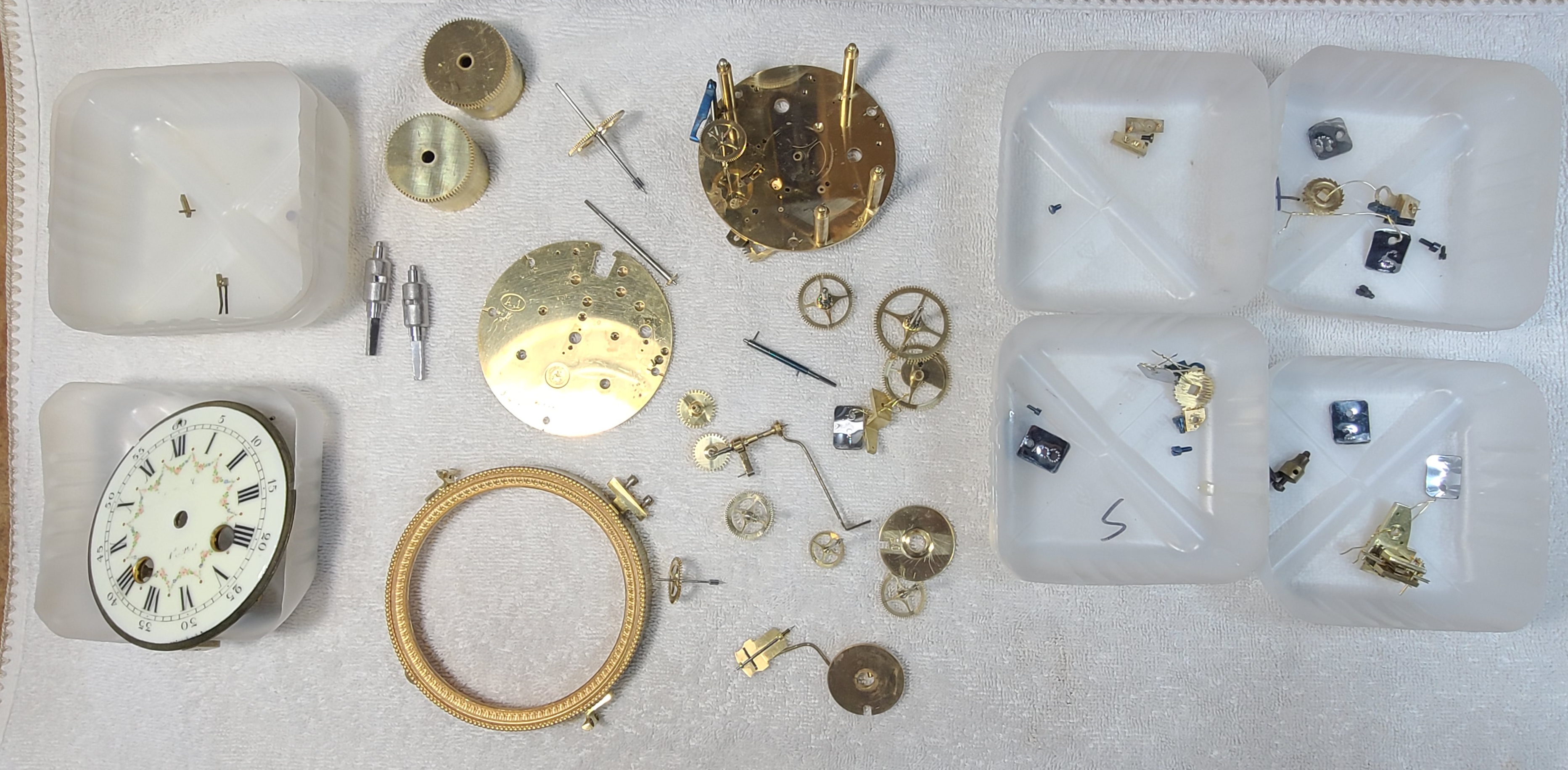 Crystal Regulator With Original Silver Plated Mercury Pendulum